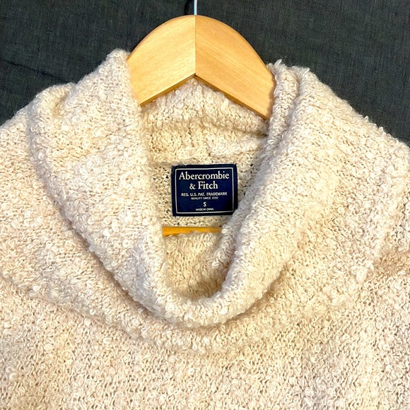 Abercrombie extra soft cowl sweater - Picture 4 of 6